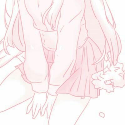 女子将带有火星的垃圾倒入垃圾桶